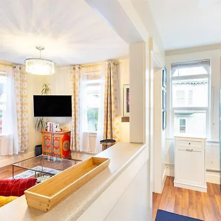 Sutro: Vibrant & Cozy Studio In Central Noe Valley-3